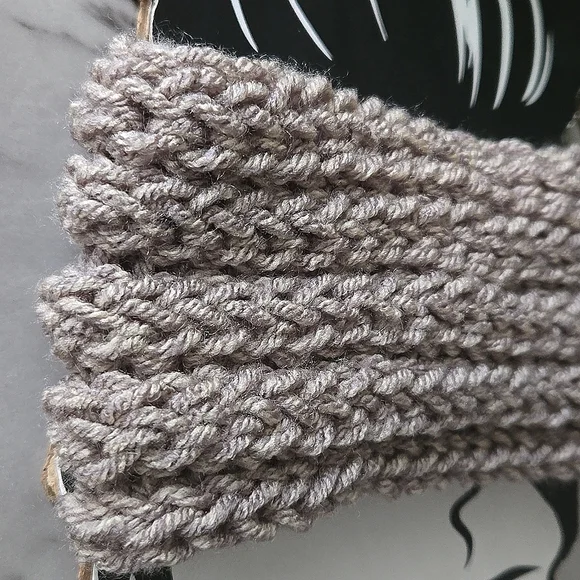 Handmade Knit Turban Headband - Picture 5 of 6